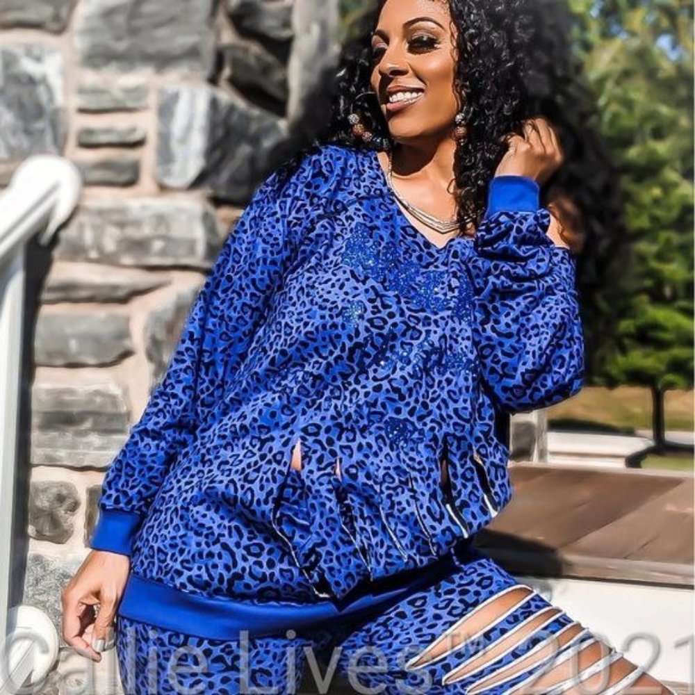 Miz Wild & Untamed Survivor: Slashed BLUE Cheetah Sweat Set - Picture 6 of 12